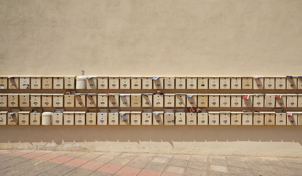 Varios